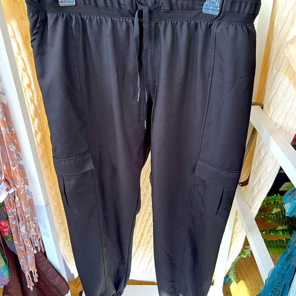 Kinesis grey workout pants size medium EUC! $15